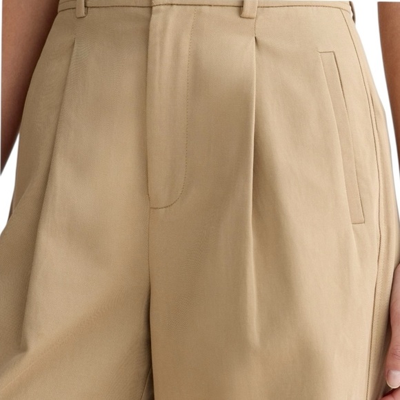 Everlane The Draper Pleated Pant in Buttersmooth Tan. Size 6S #1639 - Picture 3 of 8